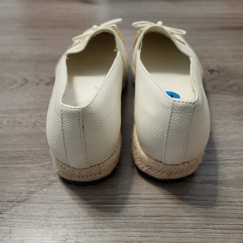 Guess Los Angeles Womens White Pebbled Espadrille Flats Bow Gold Logo Size 10
